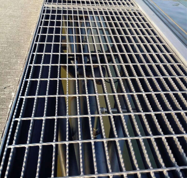 galvanized-steel-grates